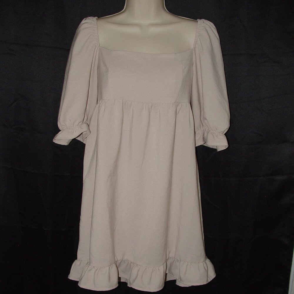 Khaki Sz Medium On or Off the Shoulders Square Neck Smocked Back Ruffled Dress